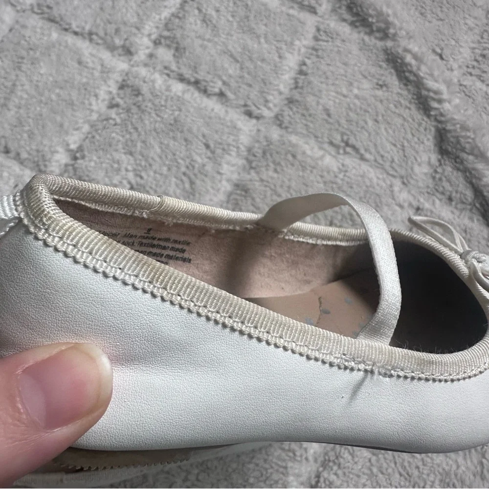 Cat & Jack | White Toddler Nora 2.0 Classic Ballet Flats | Size 9